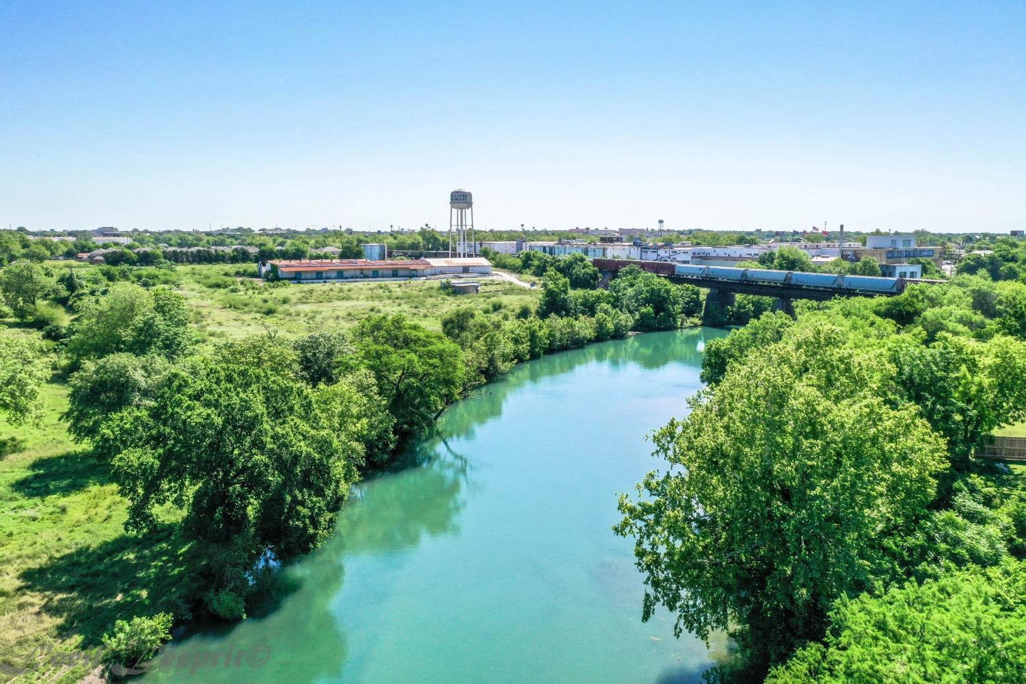 Ss 4B Riverside Condo Ню Браунфелс Екстериор снимка
